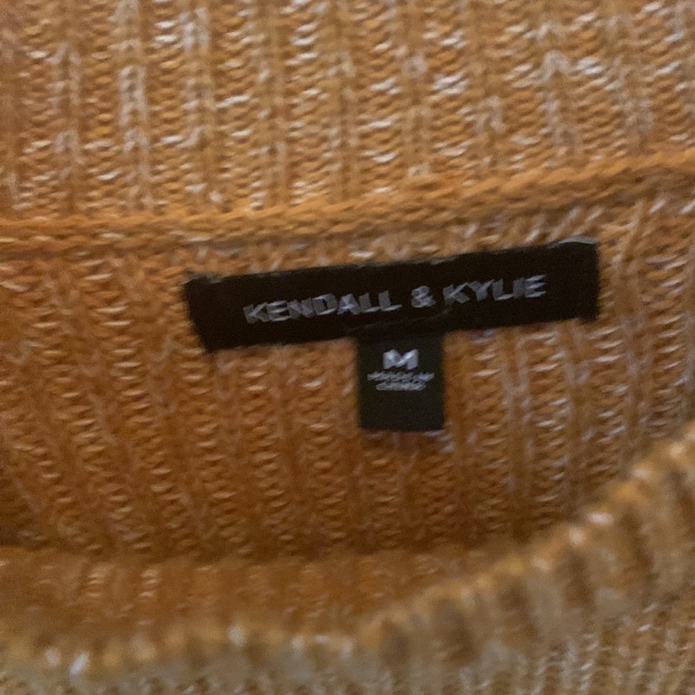Kendall & Kylie sweater from Pacsun size medium - Picture 2 of 3